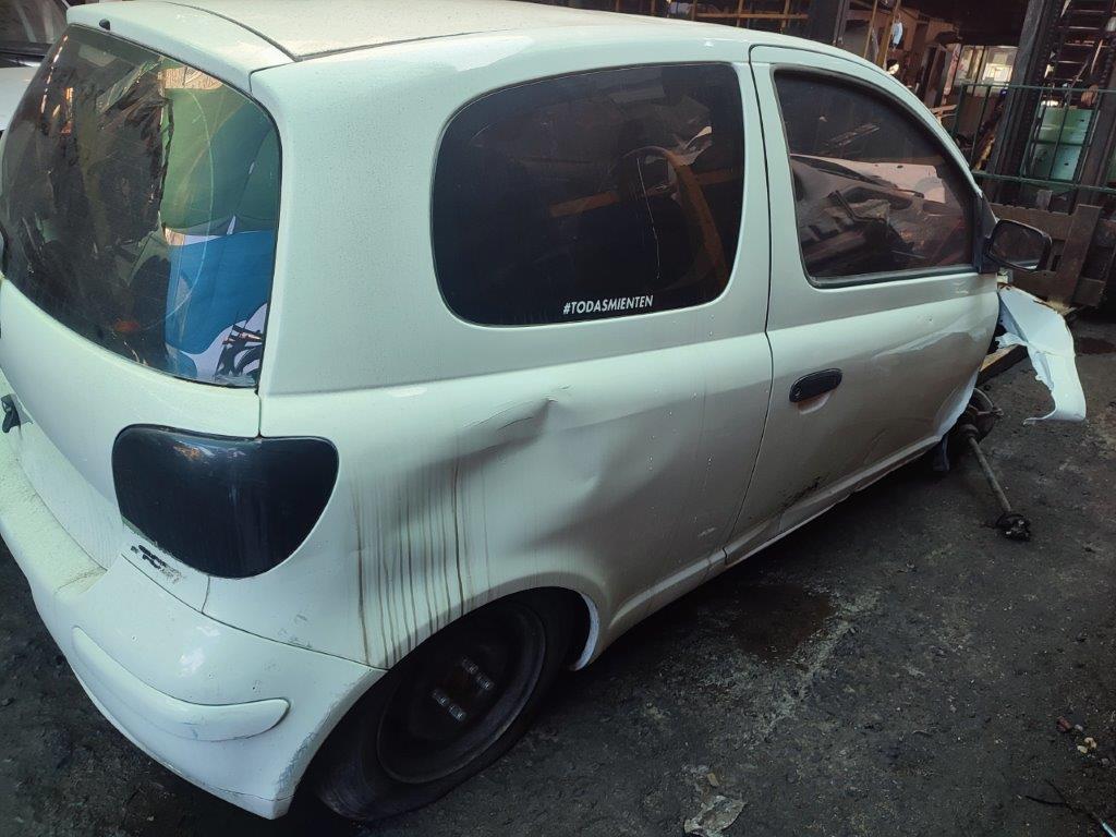  Toyota YARIS 2002    EN DESARME